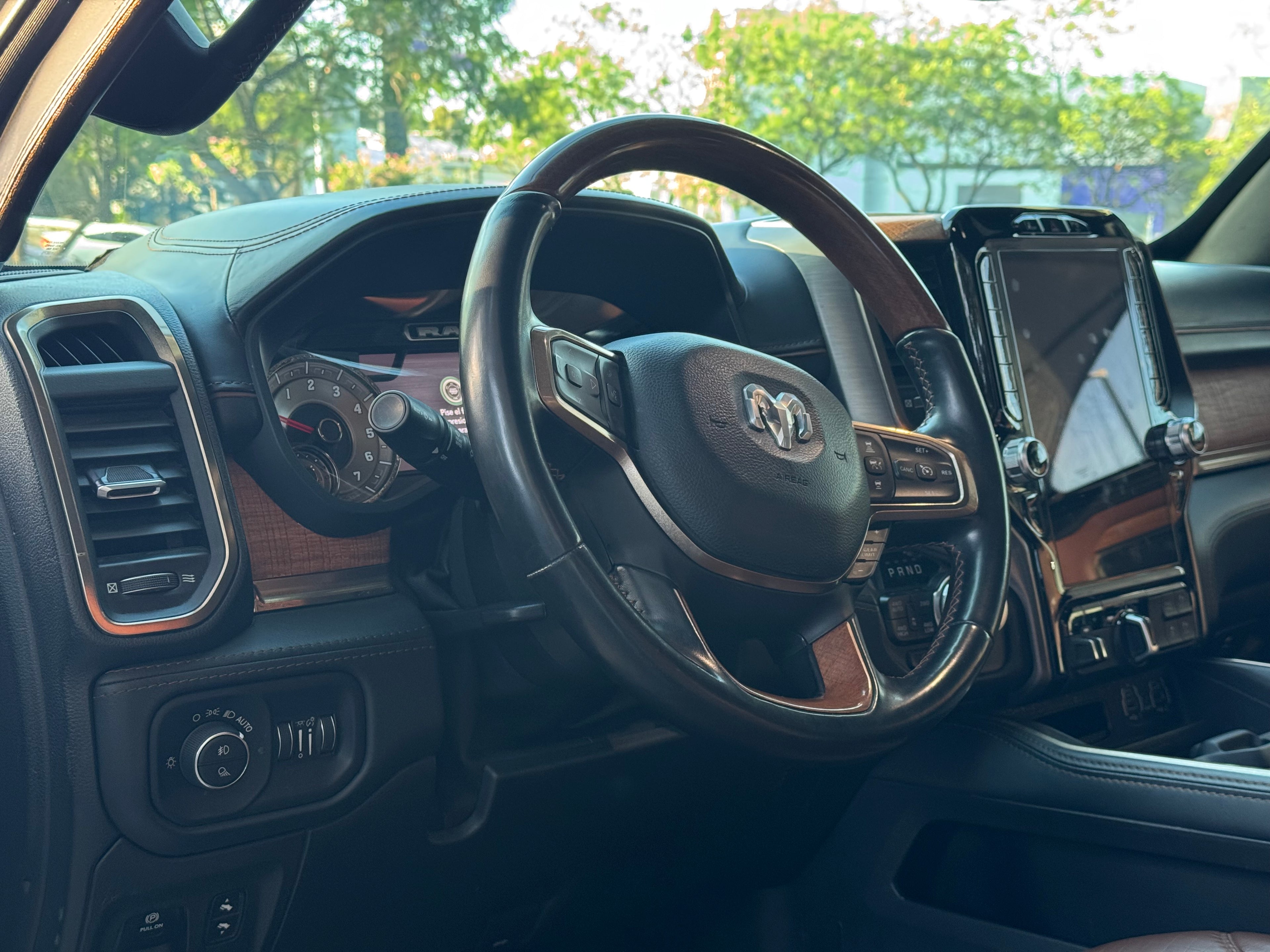 RAM 1500 longhorn 2022 blindaje 5