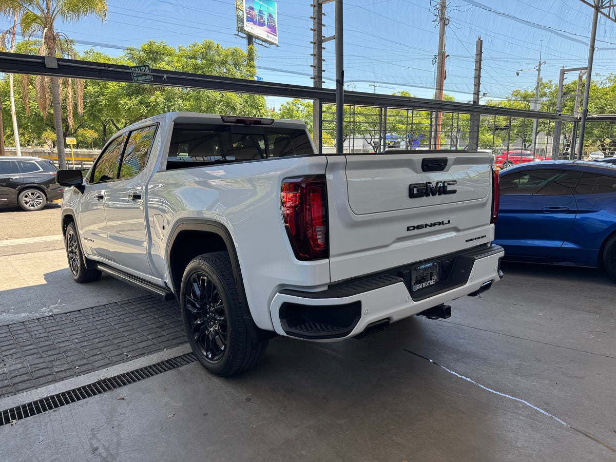 GMC Sierra Denali Ultimate 2024