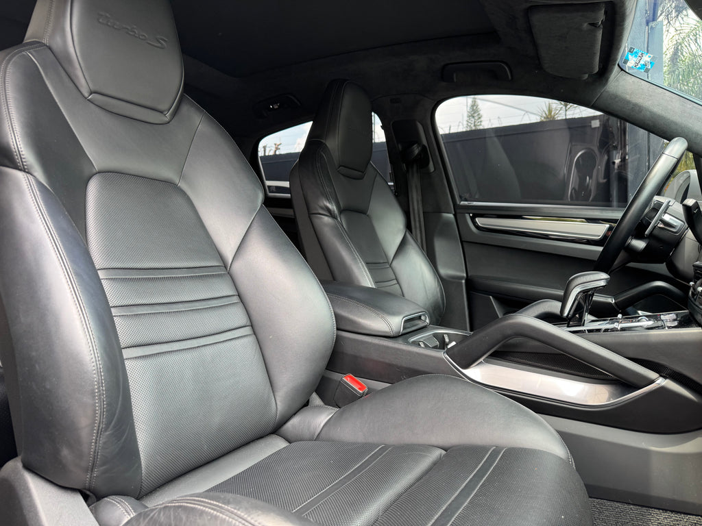 Porsche Cayenne turbo s 2020