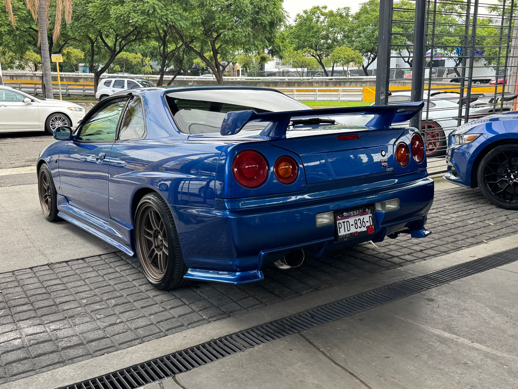 Nissan Skyline GT-R R34 2000