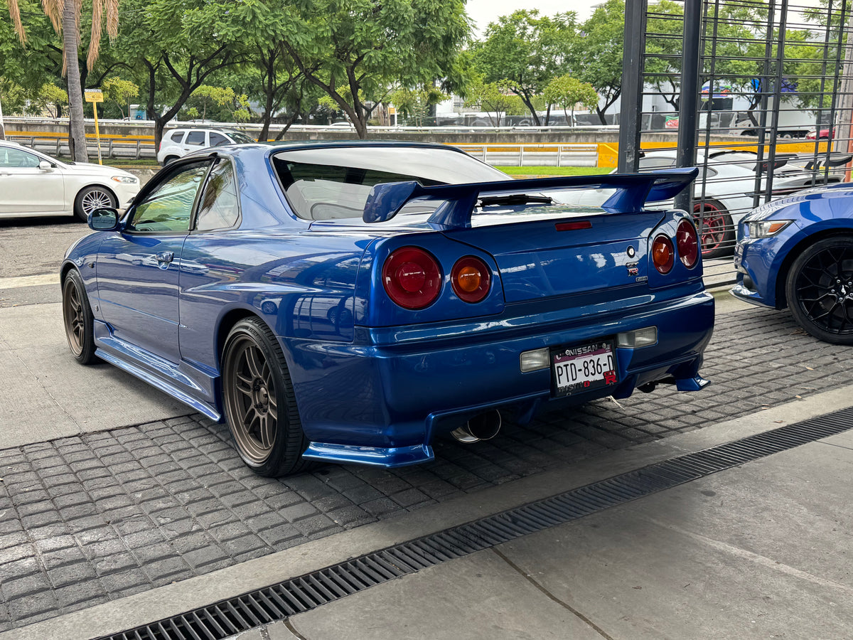 Nissan Skyline GT-R R34 2000