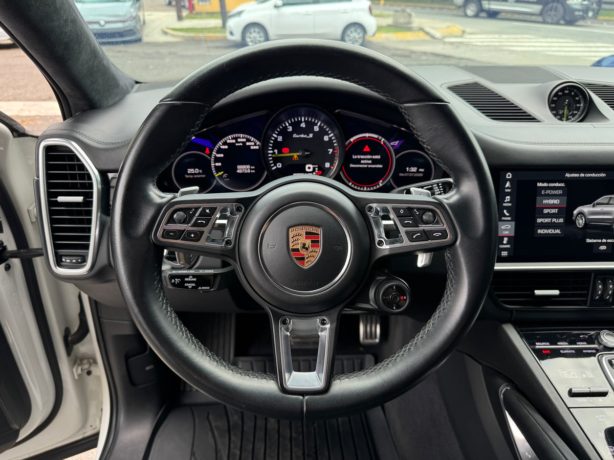 Porsche Cayenne turbo s 2020