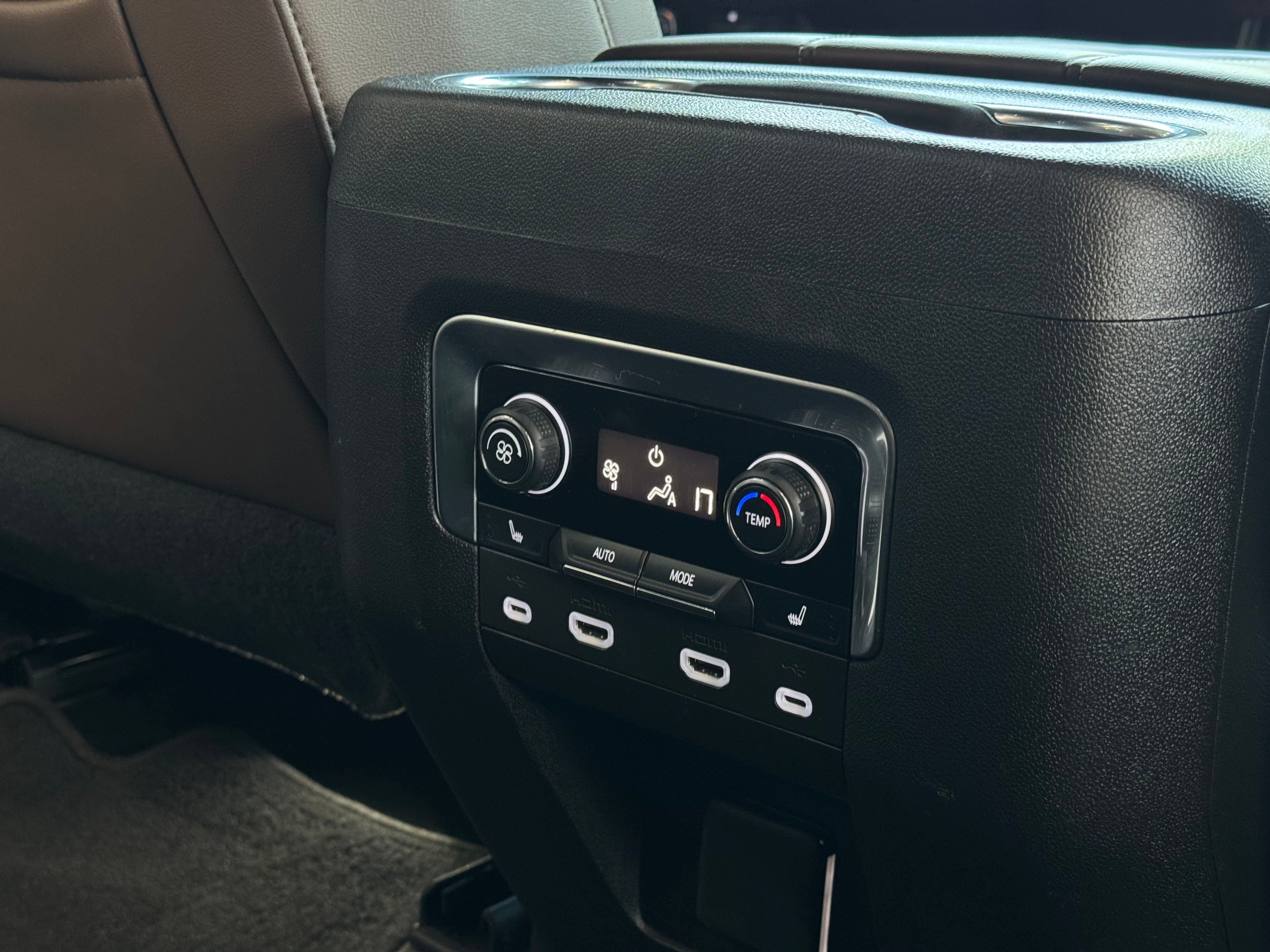 CHEVROLET TAHOE 2021