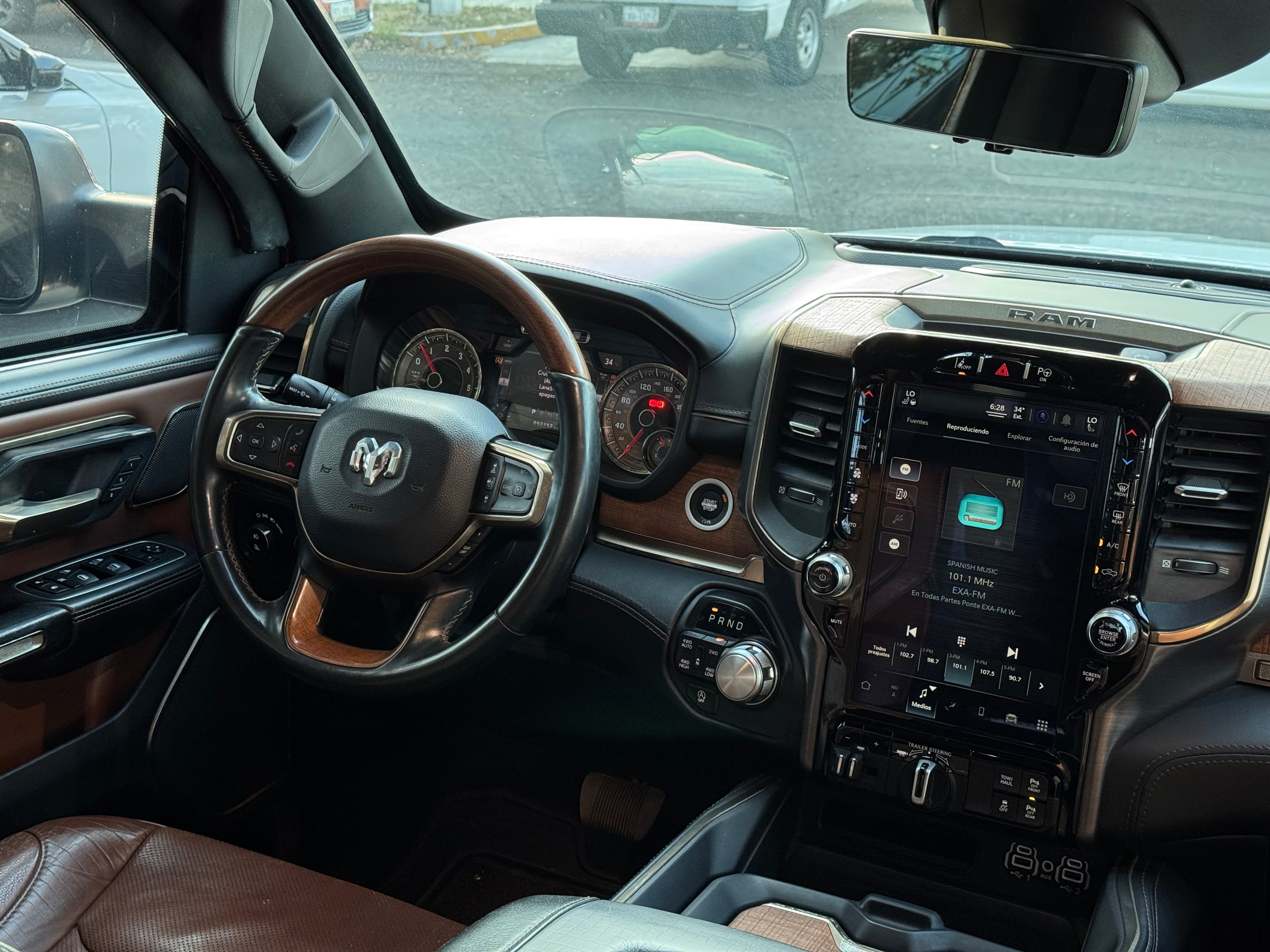 RAM 1500 longhorn 2022 blindaje 5