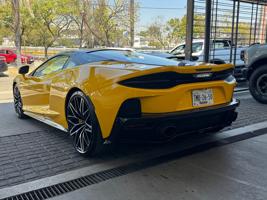 McLaren GT 2022