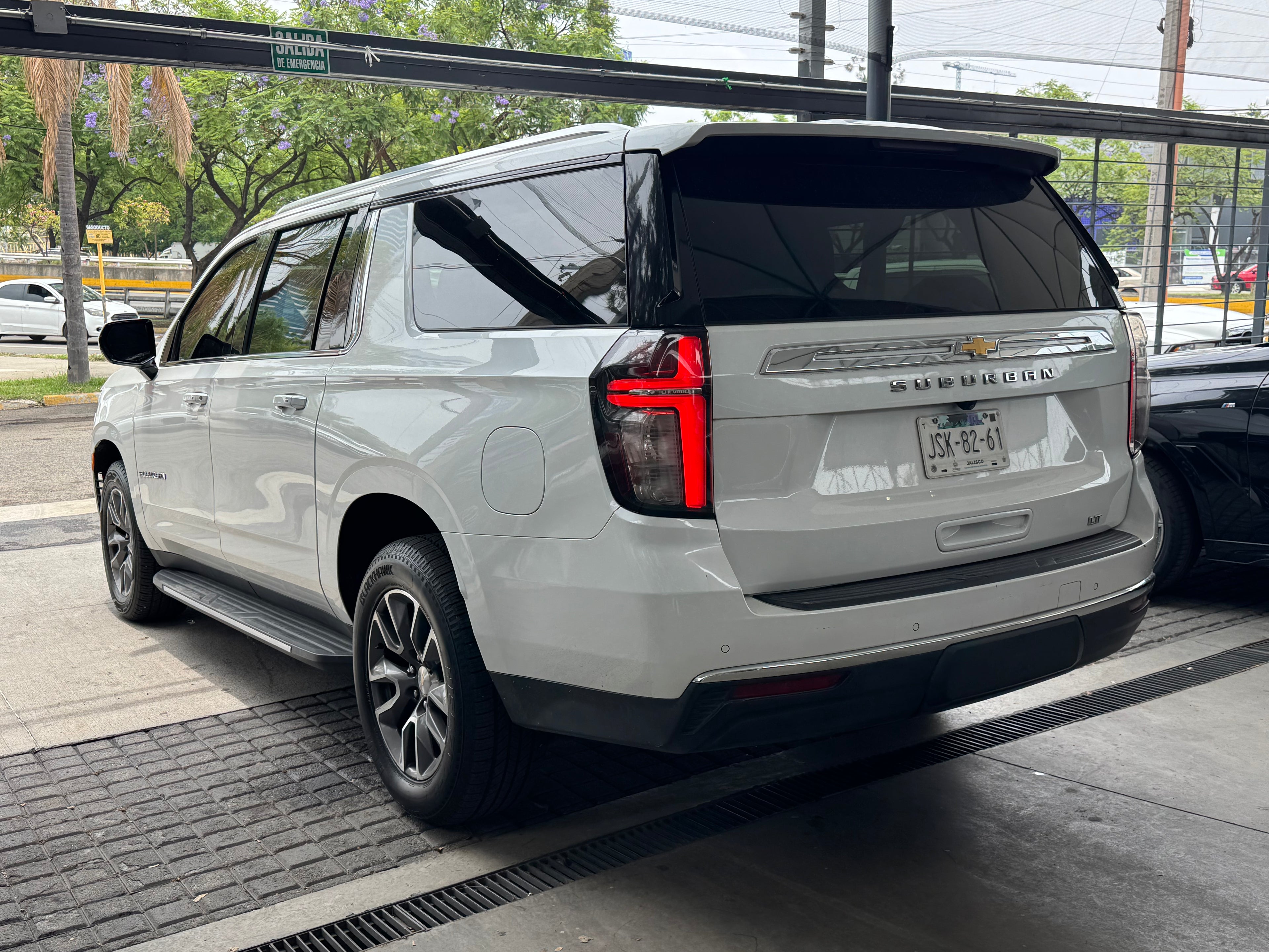 Chevrolet Suburban High country 2021