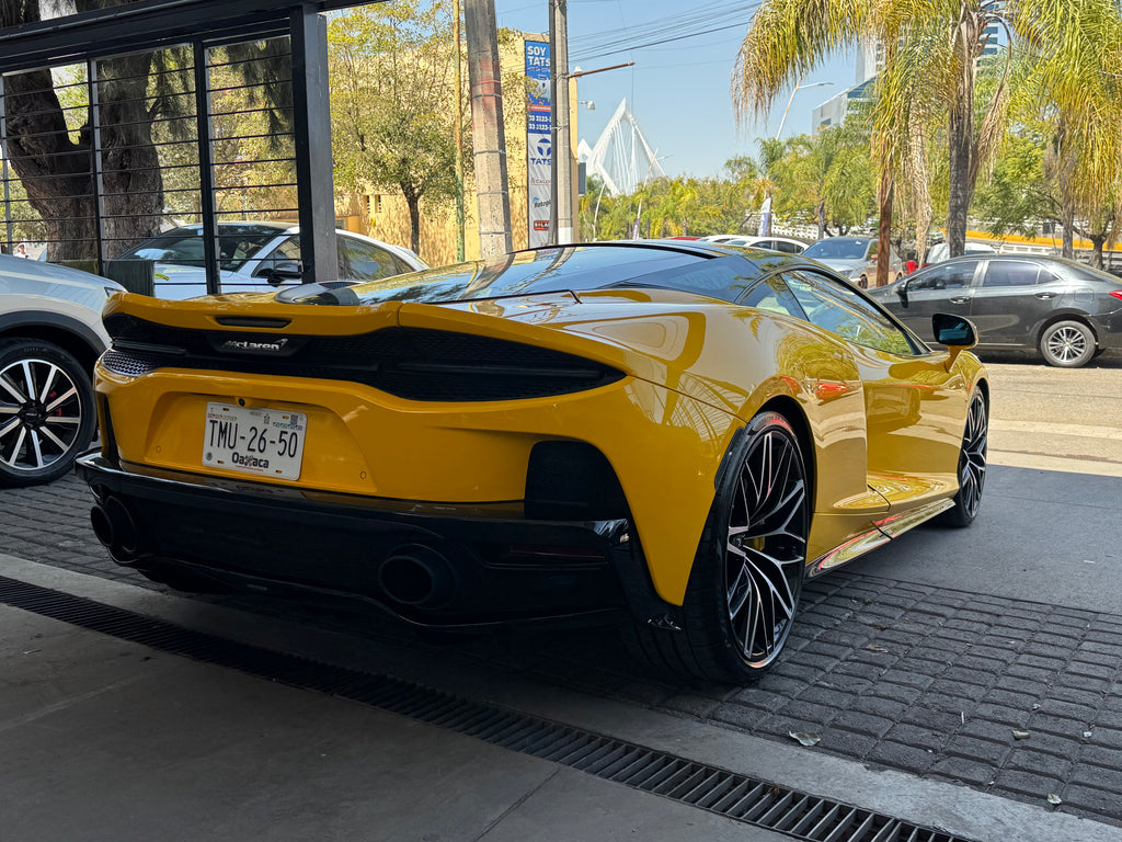 McLaren GT 2022