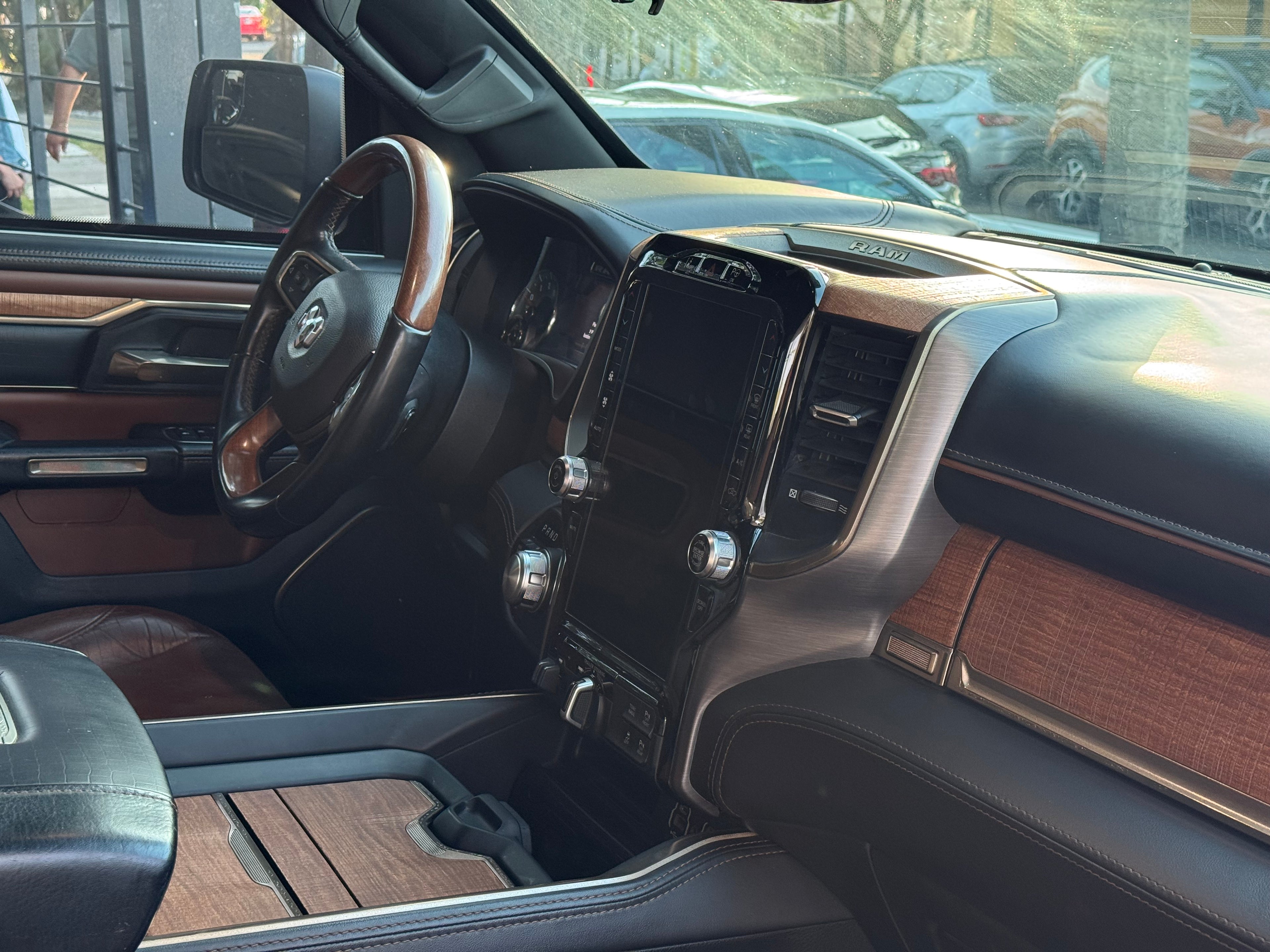 RAM 1500 longhorn 2022 blindaje 5