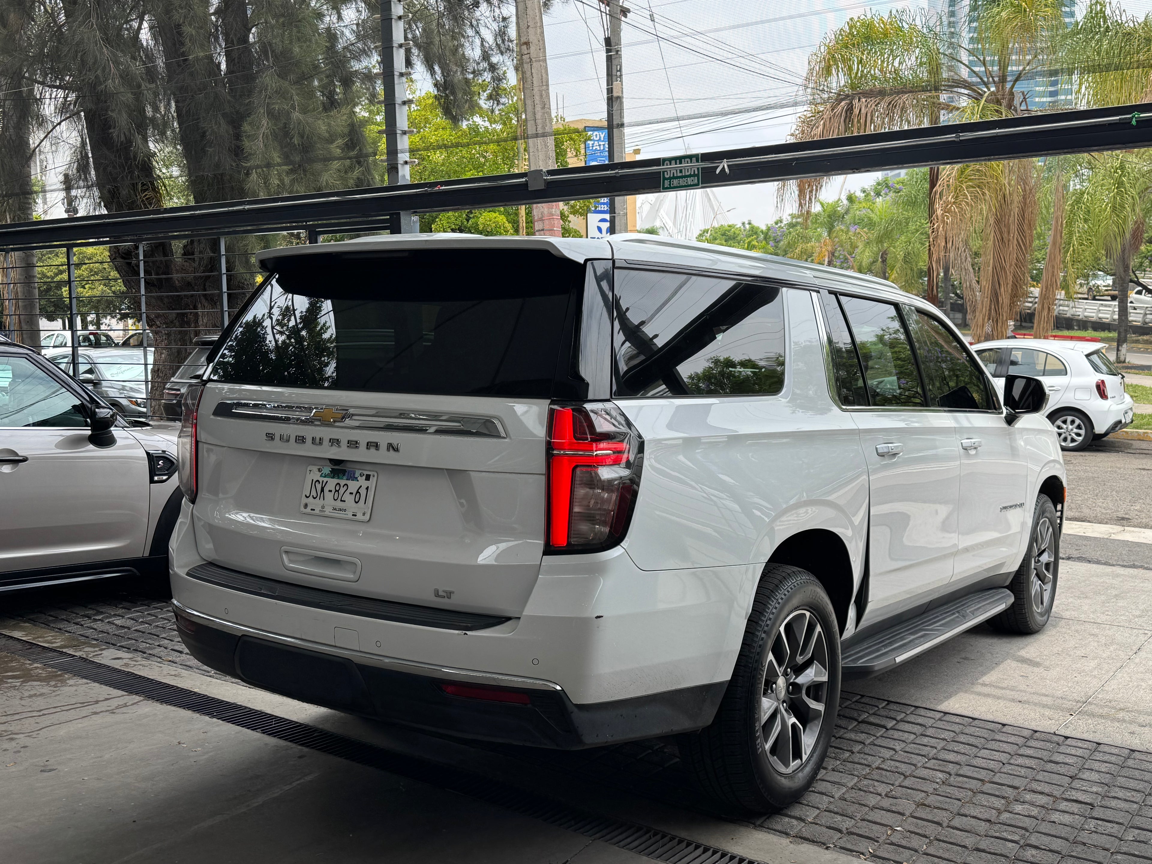 Chevrolet Suburban High country 2021