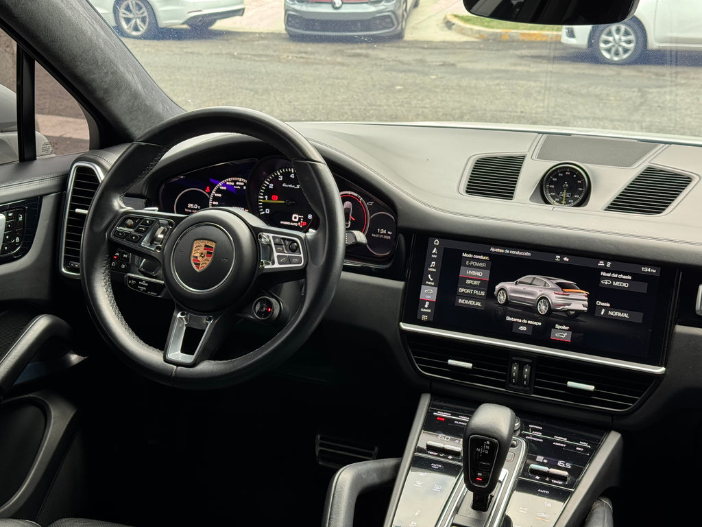 Porsche Cayenne turbo s 2020