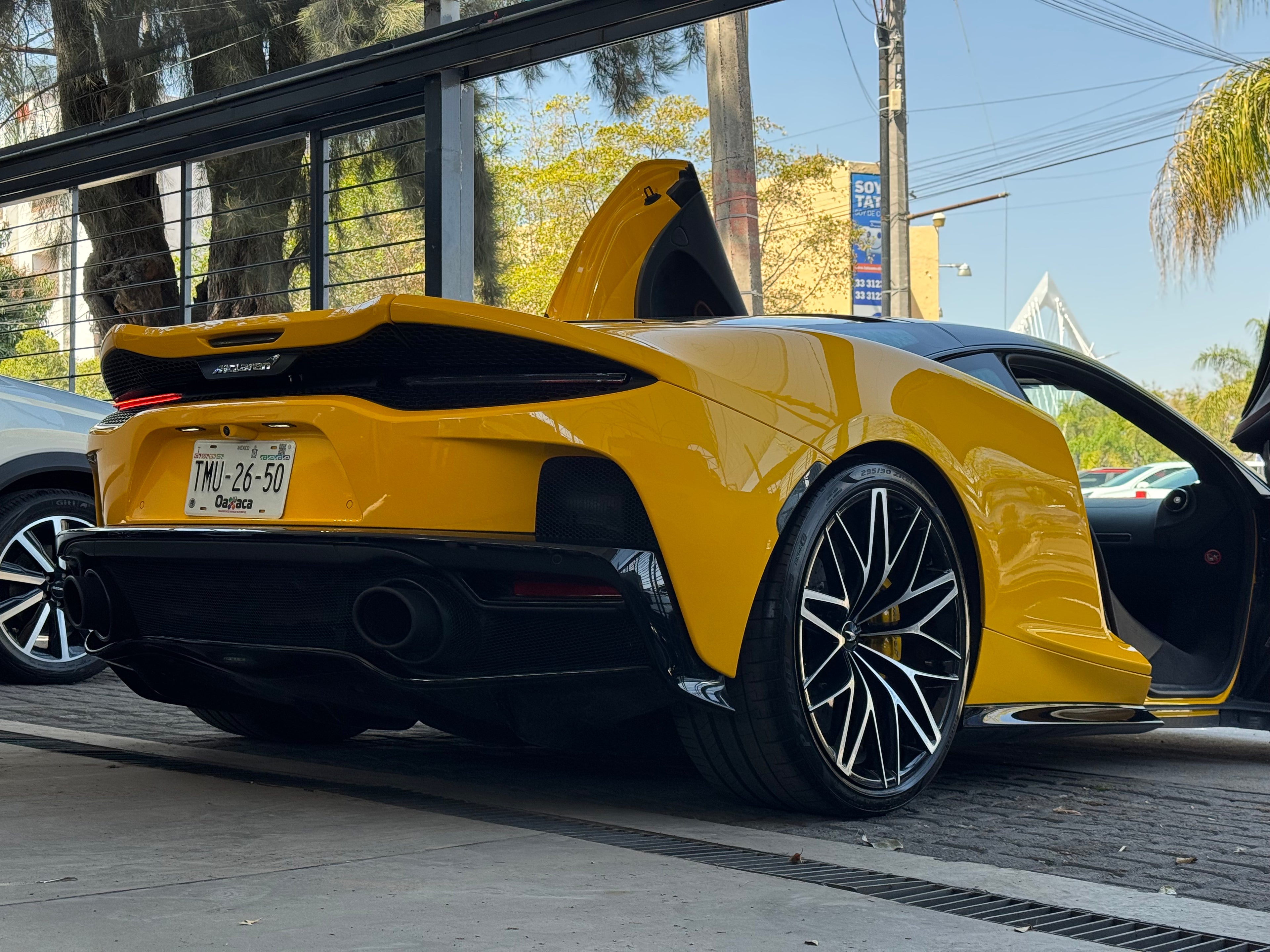 McLaren GT 2022