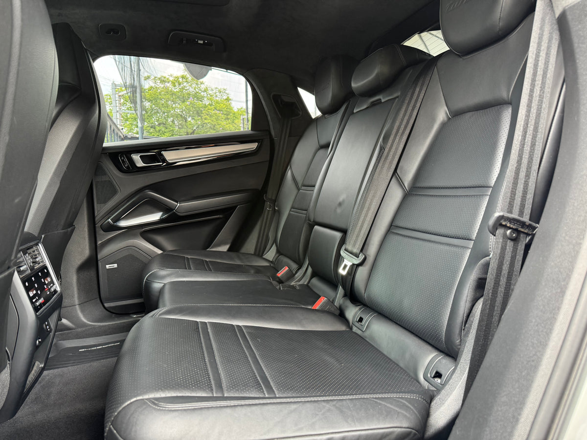 Porsche Cayenne turbo s 2020