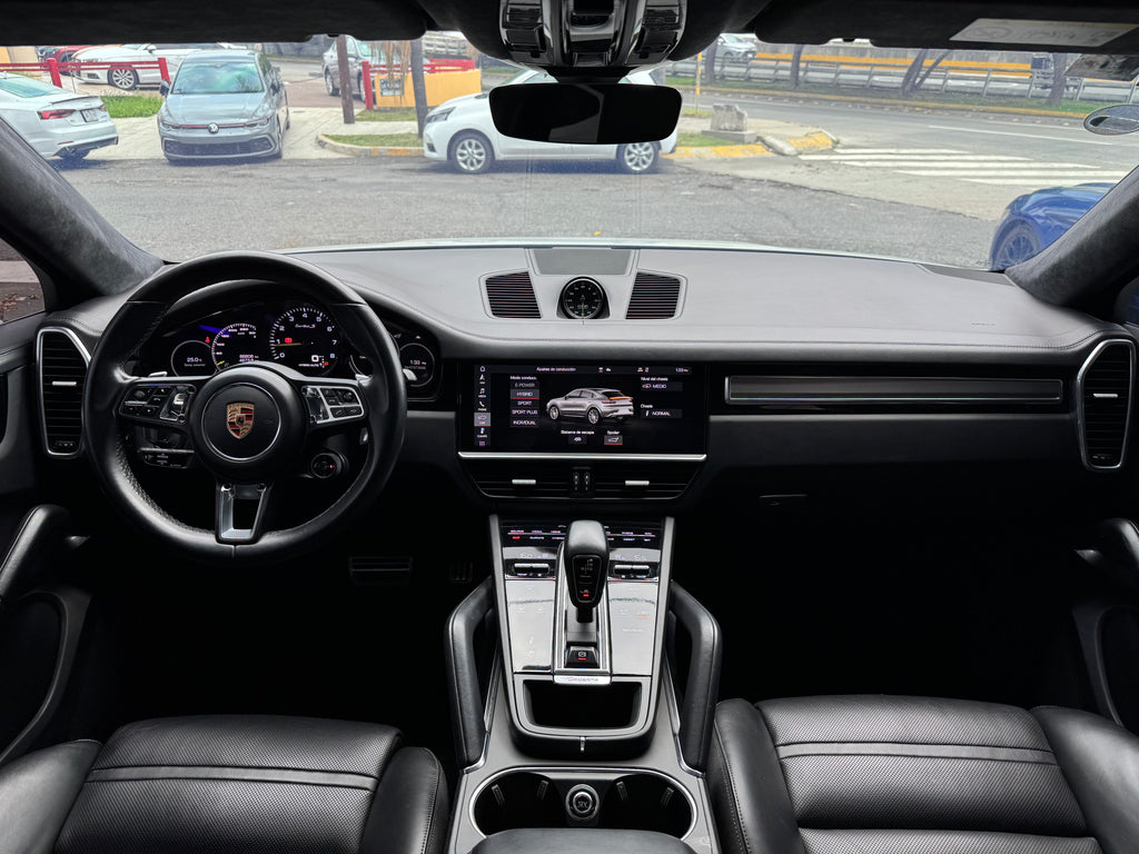 Porsche Cayenne turbo s 2020